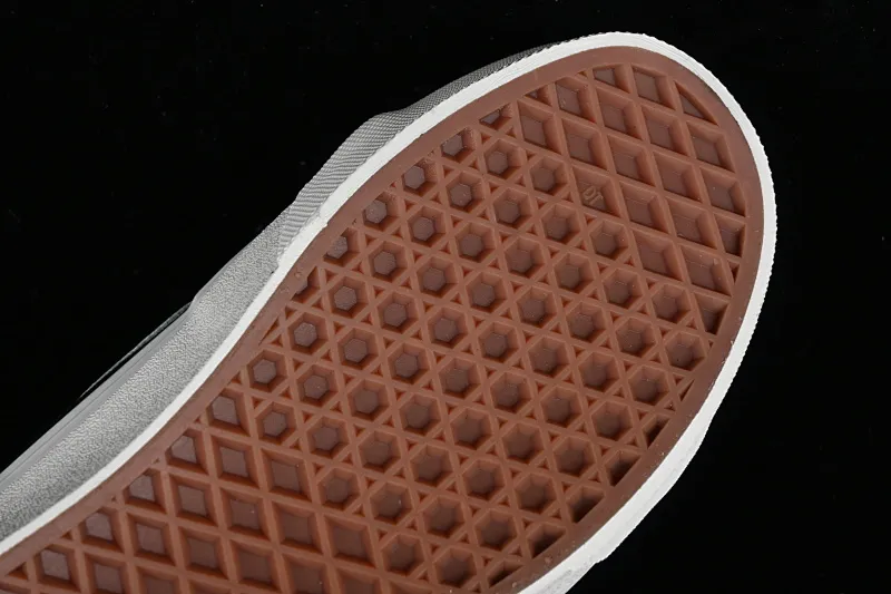 All categories Vans Vans series Vans Mid Vans China Vans SK8-Hi VR3 Vans official environmentally friendly black and white mid-top classic simple casual canvas shoes VN0A4UWIVNE